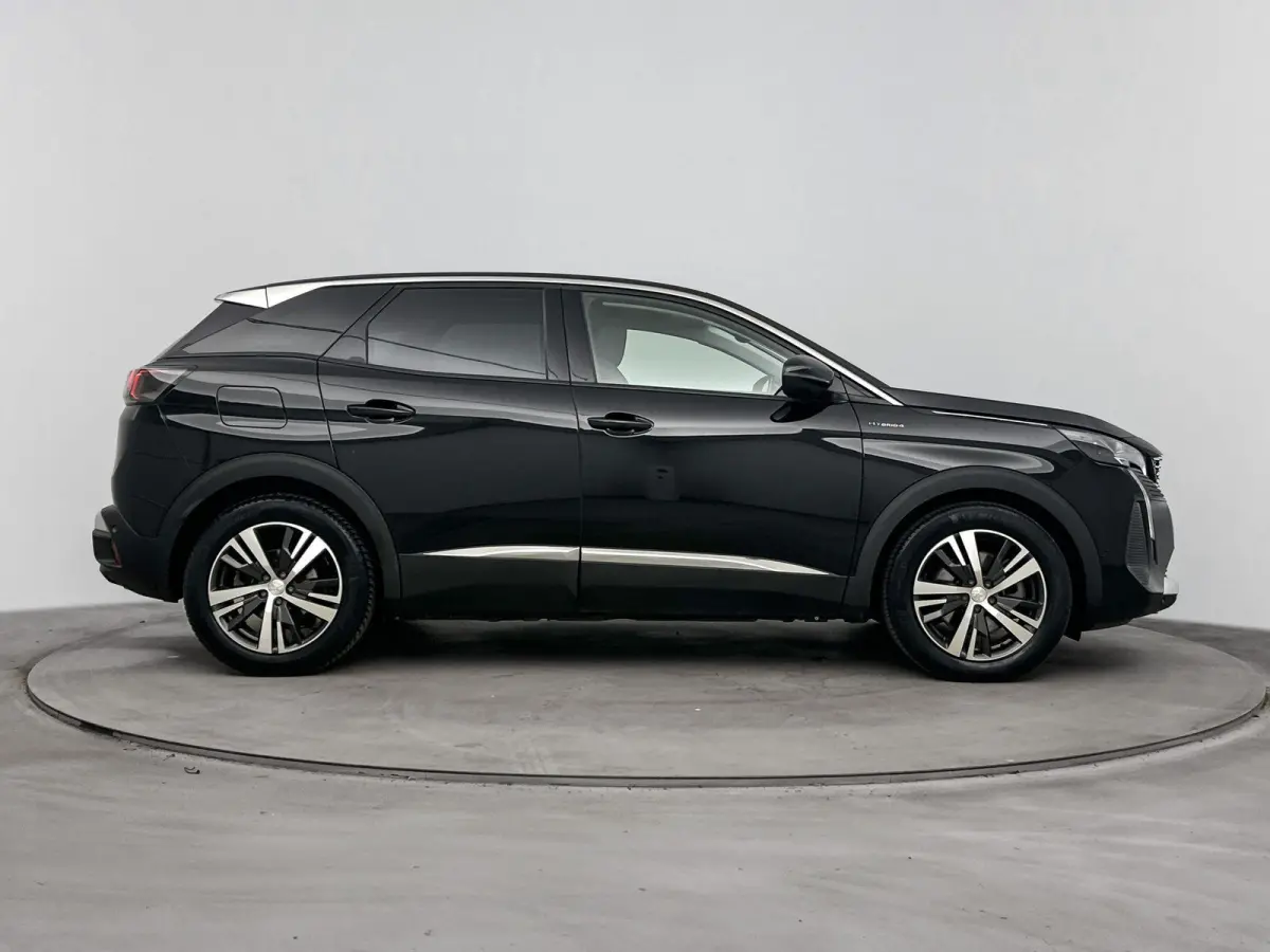 SUV 300 pk HYbrid4 Allure | Accu 92% | Trekhaak afneembaar | Navigatie | Carplay | Camera | Dodehoekbewaking | Stoelverwarming voor