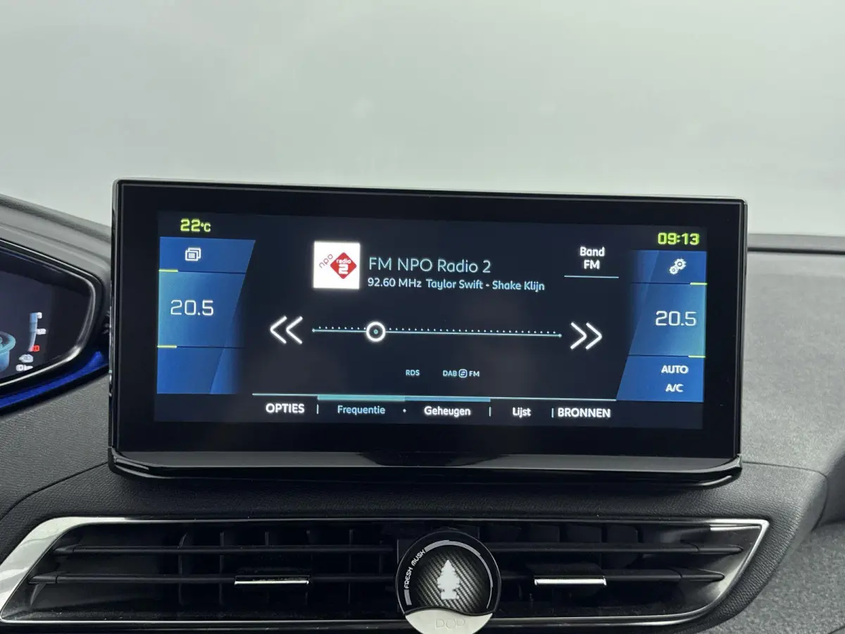 SUV 300 pk HYbrid4 Allure | Accu 92% | Trekhaak afneembaar | Navigatie | Carplay | Camera | Dodehoekbewaking | Stoelverwarming voor