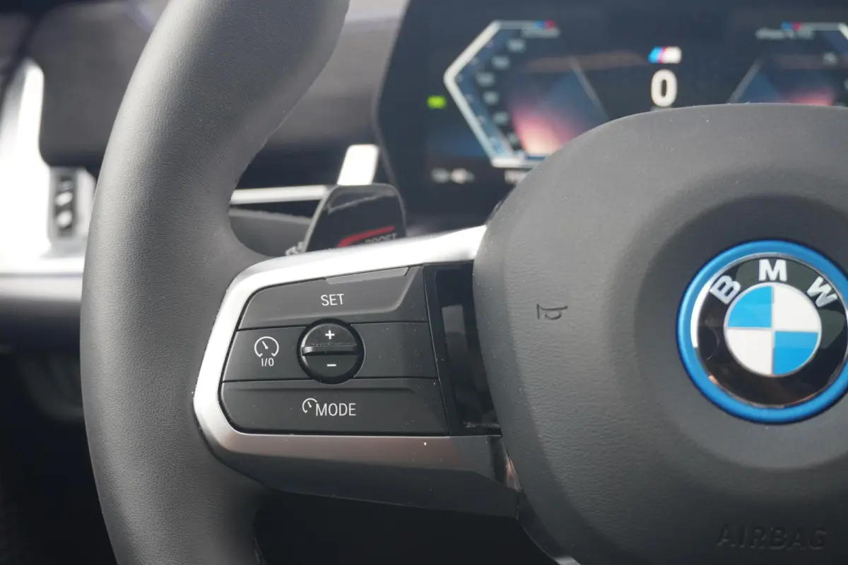 eDrive20 | M Sportpakket | Panoramadak | Harman-Kardon | Driving Assistant Plus | Trekhaak