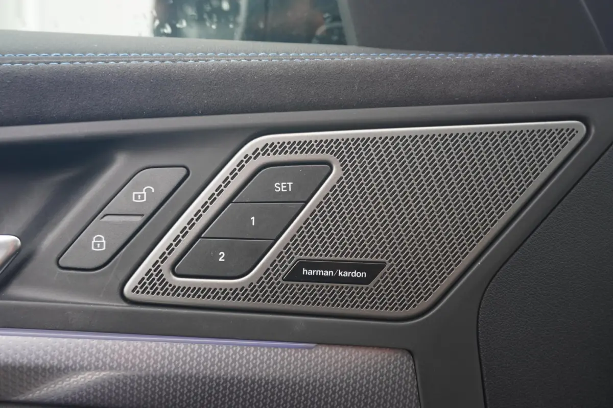 eDrive20 | M Sportpakket | Panoramadak | Harman-Kardon | Driving Assistant Plus | Trekhaak