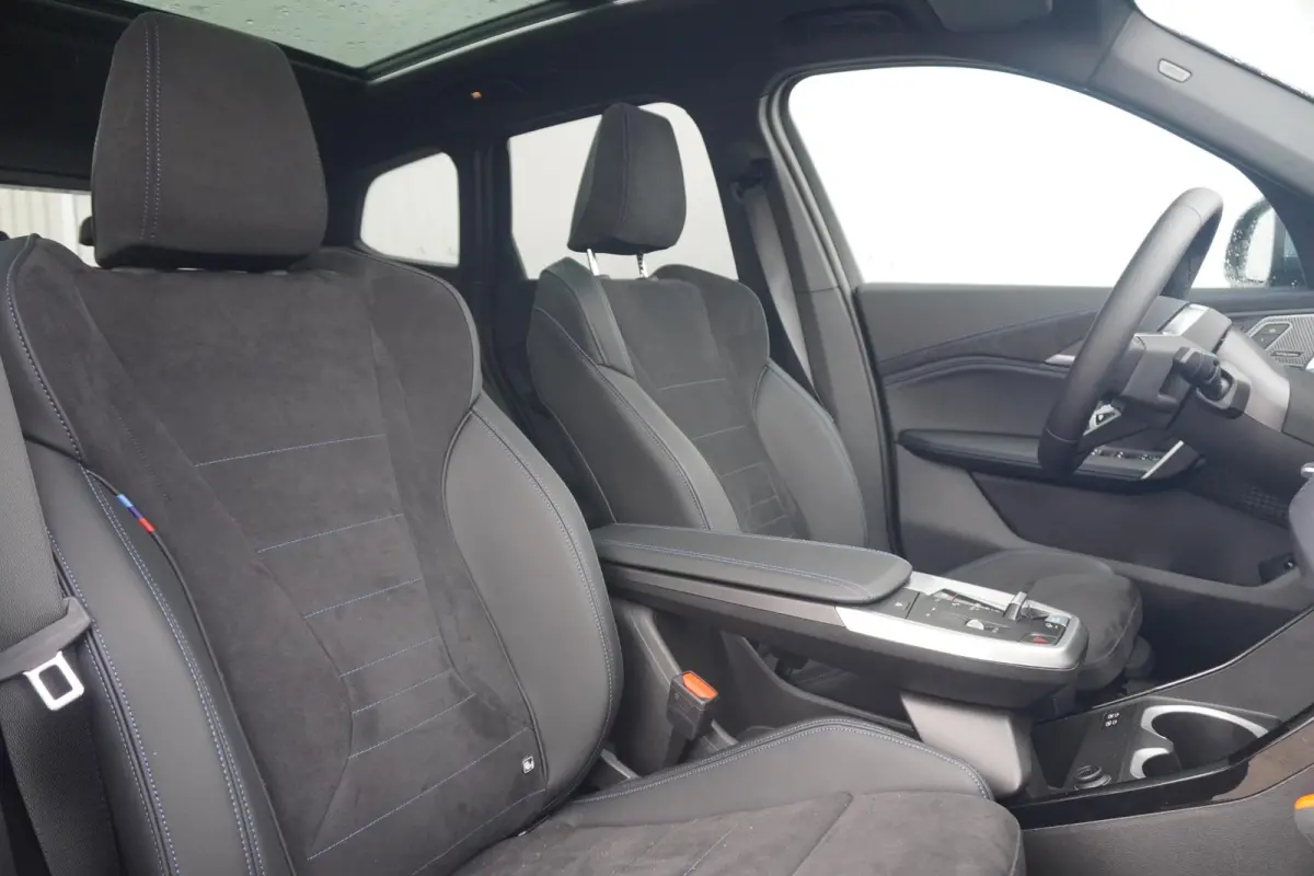 eDrive20 | M Sportpakket | Panoramadak | Harman-Kardon | Driving Assistant Plus | Trekhaak