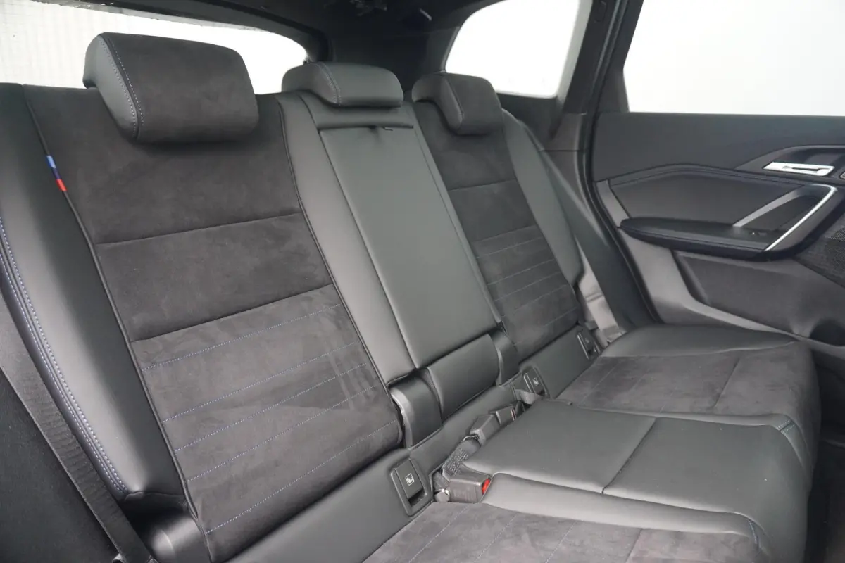 eDrive20 | M Sportpakket | Panoramadak | Harman-Kardon | Driving Assistant Plus | Trekhaak