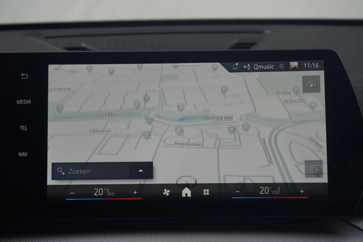 eDrive20 | M Sportpakket | Panoramadak | Harman-Kardon | Driving Assistant Plus | Trekhaak
