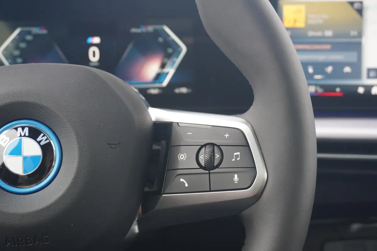 eDrive20 | M Sportpakket | Panoramadak | Harman-Kardon | Driving Assistant Plus | Trekhaak