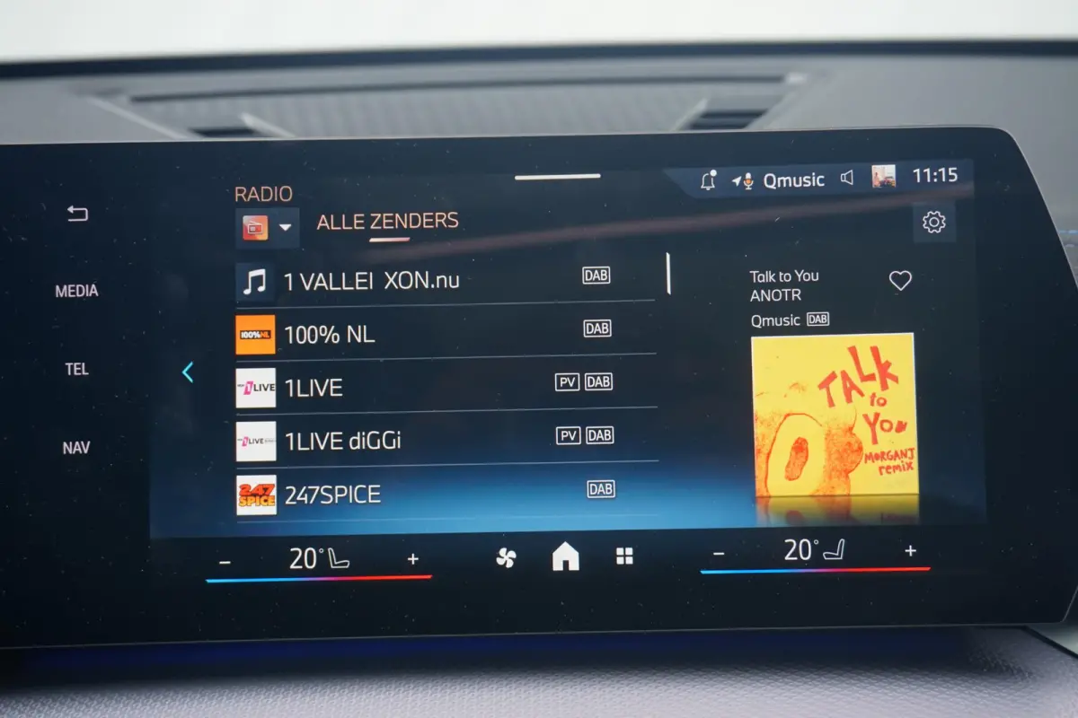 eDrive20 | M Sportpakket | Panoramadak | Harman-Kardon | Driving Assistant Plus | Trekhaak