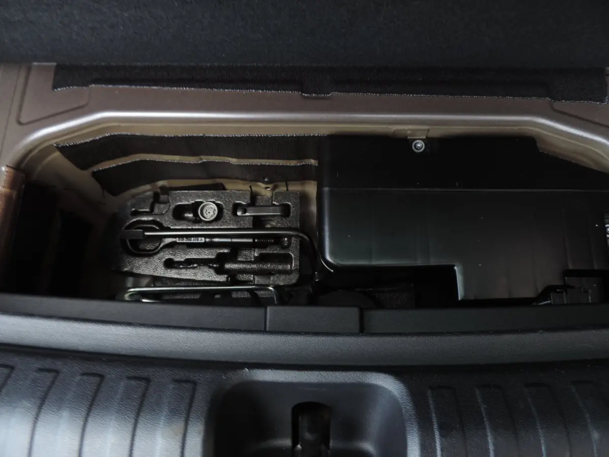 35 Launch edition Advanced Plus 55 kWh 63.000km | SOH 89.51% | Panodak | ECC | LED kopl | ACC | Stoelverw | Camera