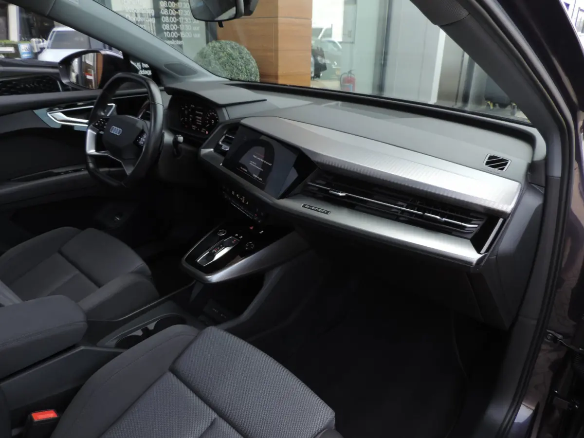 35 Launch edition Advanced Plus 55 kWh 63.000km | SOH 89.51% | Panodak | ECC | LED kopl | ACC | Stoelverw | Camera