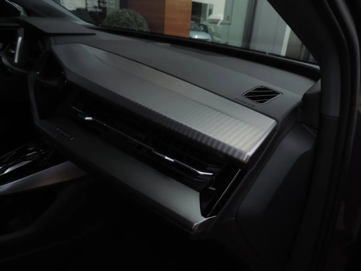 35 Launch edition Advanced Plus 55 kWh 63.000km | SOH 89.51% | Panodak | ECC | LED kopl | ACC | Stoelverw | Camera