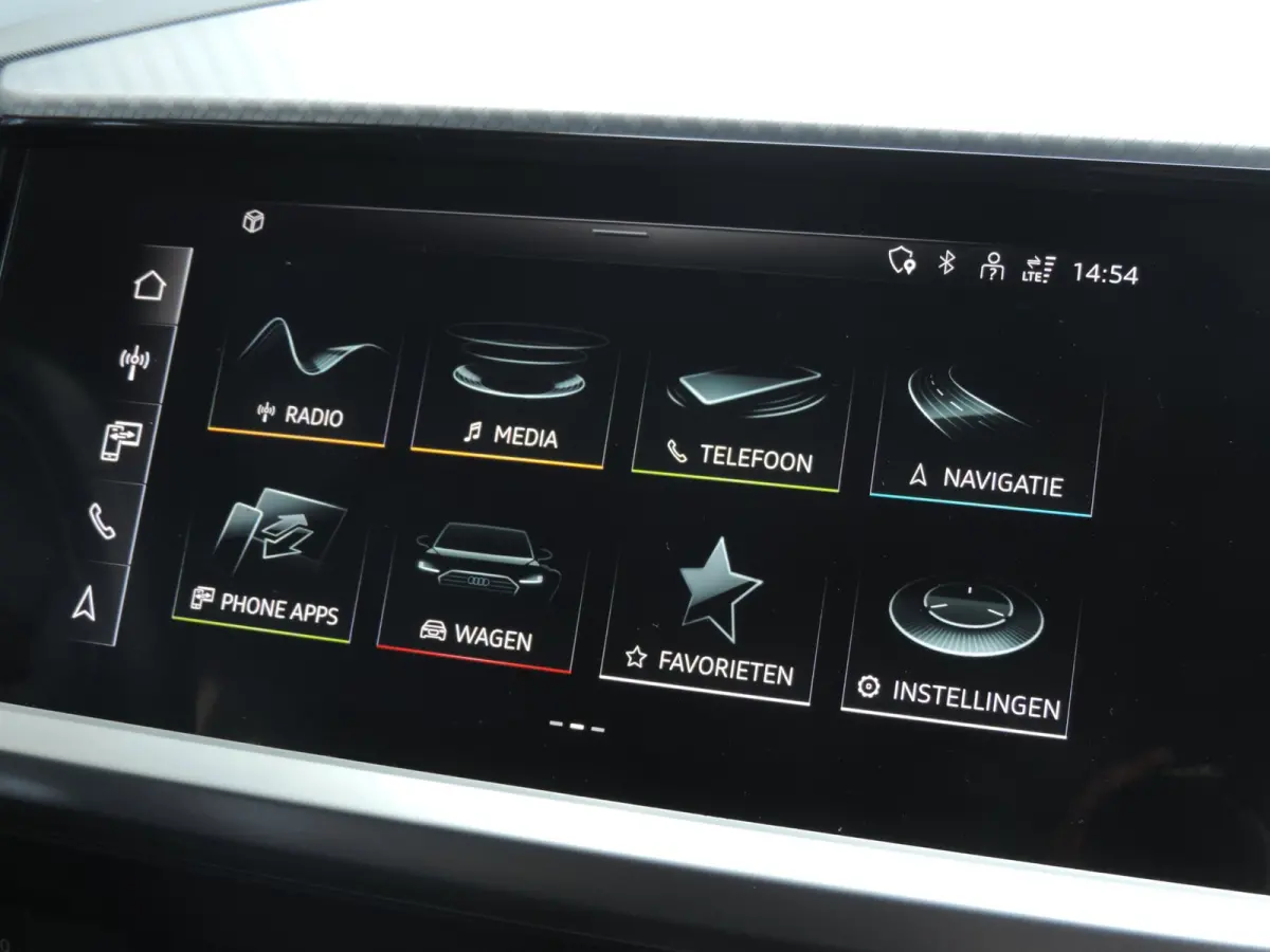 35 Launch edition Advanced Plus 55 kWh 63.000km | SOH 89.51% | Panodak | ECC | LED kopl | ACC | Stoelverw | Camera