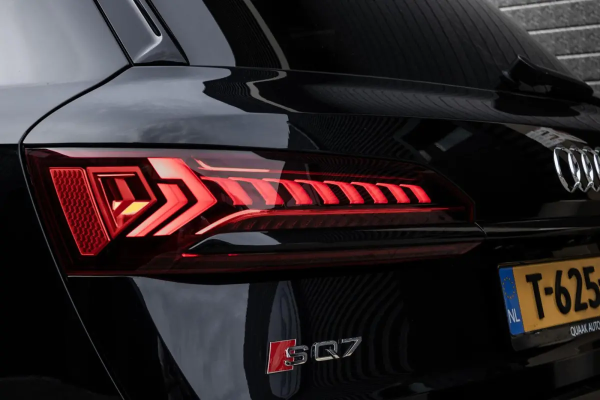 SQ7 4.0 TFSI Quattro 7-Zits | KERAMISCH | PANO | B&O | CARBON | ALCANTARA HEMEL