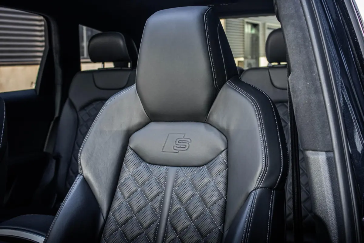 SQ7 4.0 TFSI Quattro 7-Zits | KERAMISCH | PANO | B&O | CARBON | ALCANTARA HEMEL