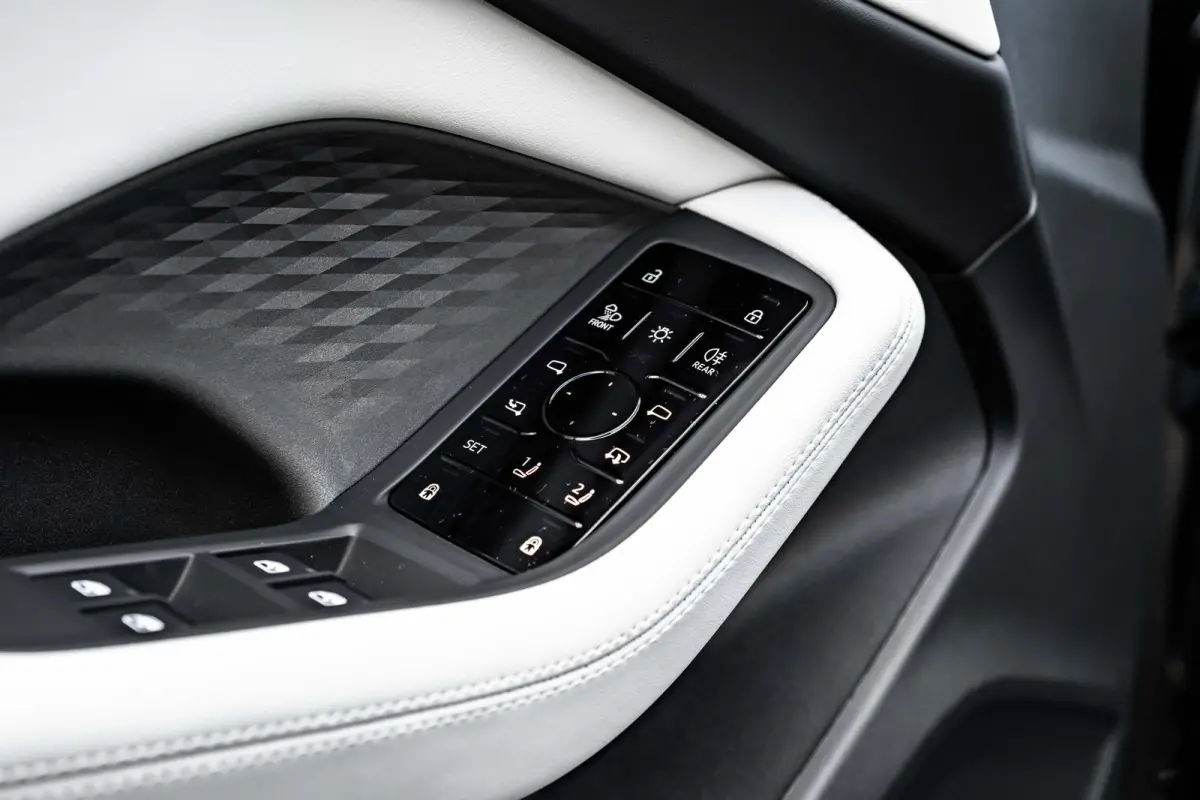 S edition | Adaptive cruise control | Aluminium optiek in het interieur | Audi smartphone interface