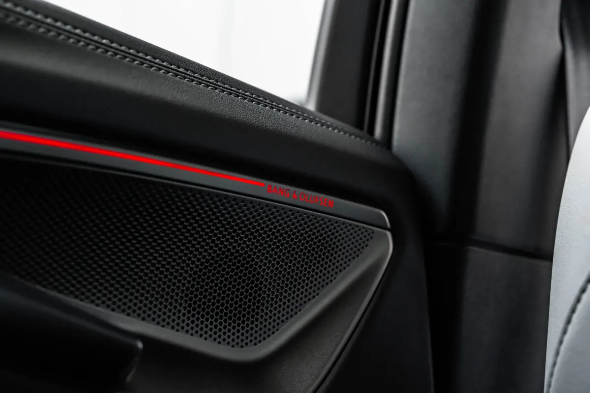 S edition | Adaptive cruise control | Aluminium optiek in het interieur | Audi smartphone interface