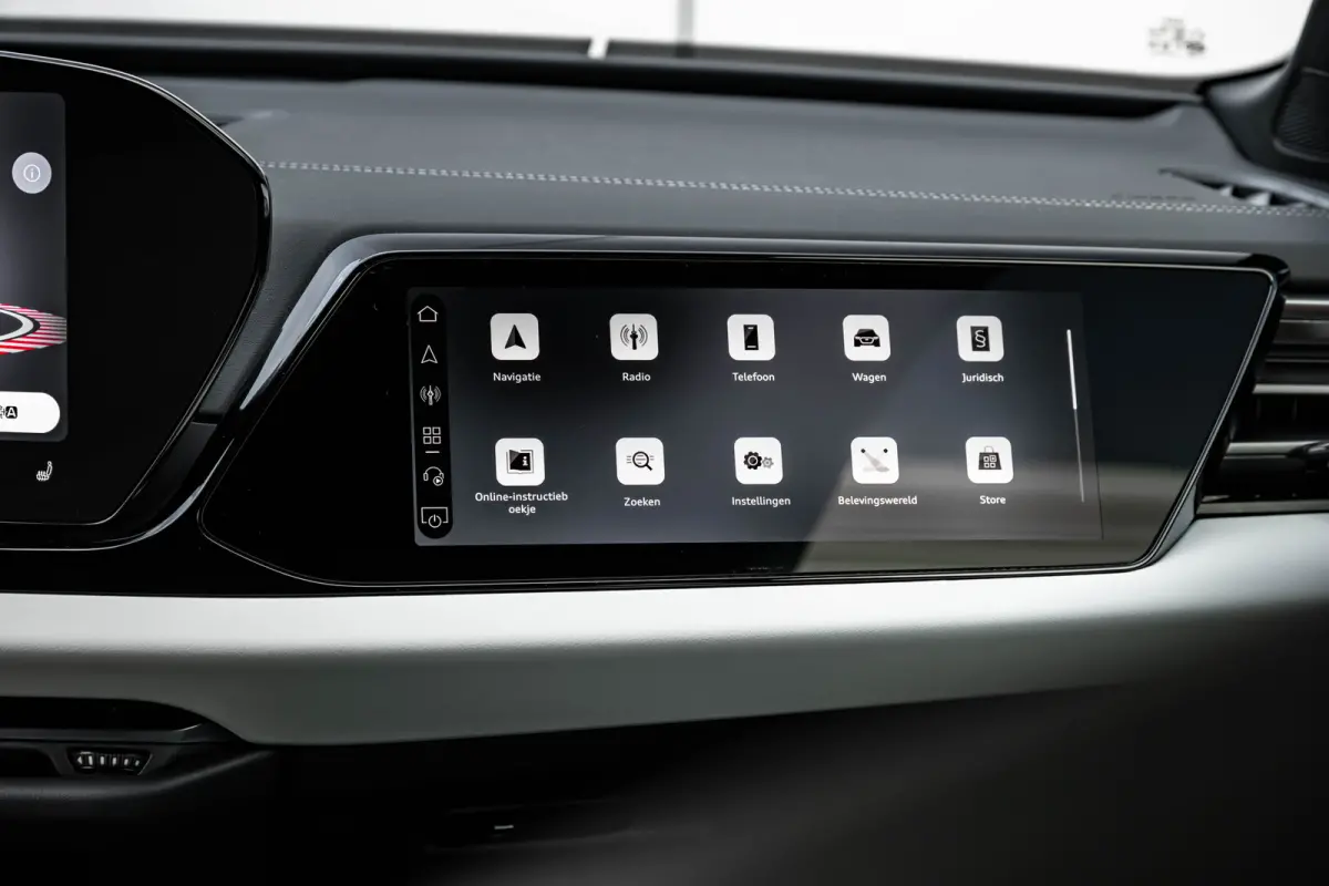 S edition | Adaptive cruise control | Aluminium optiek in het interieur | Audi smartphone interface