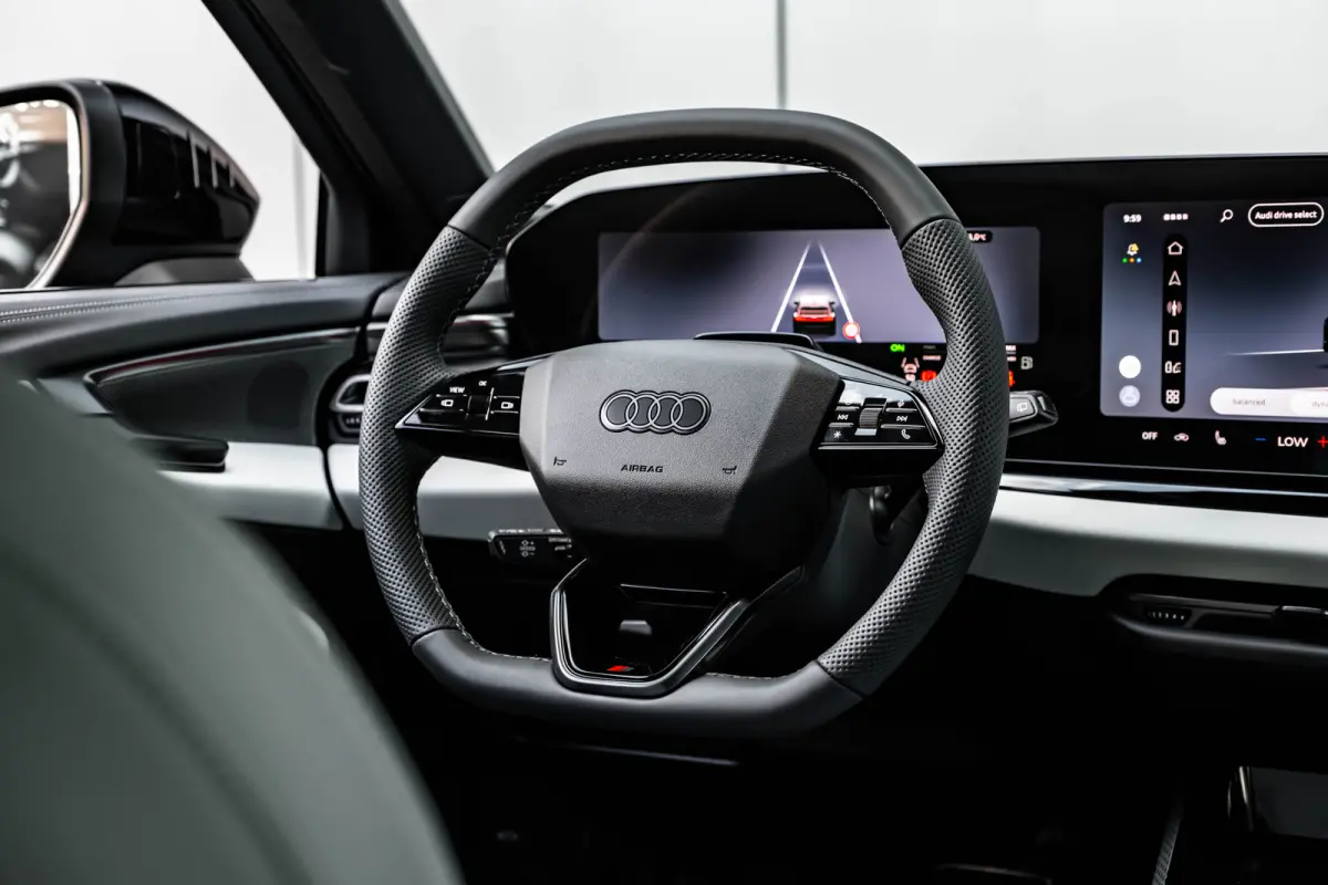 S edition | Adaptive cruise control | Aluminium optiek in het interieur | Audi smartphone interface