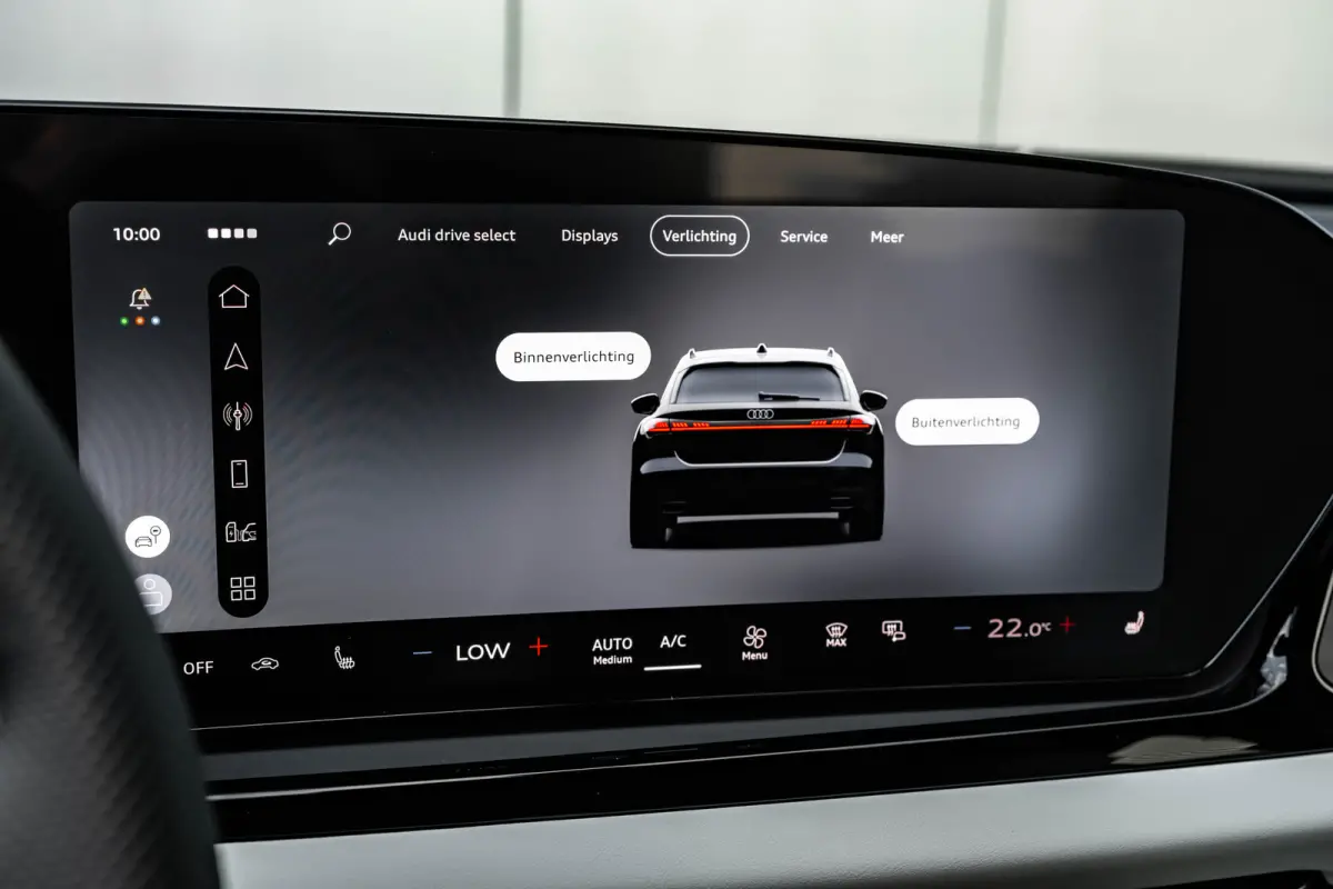 S edition | Adaptive cruise control | Aluminium optiek in het interieur | Audi smartphone interface