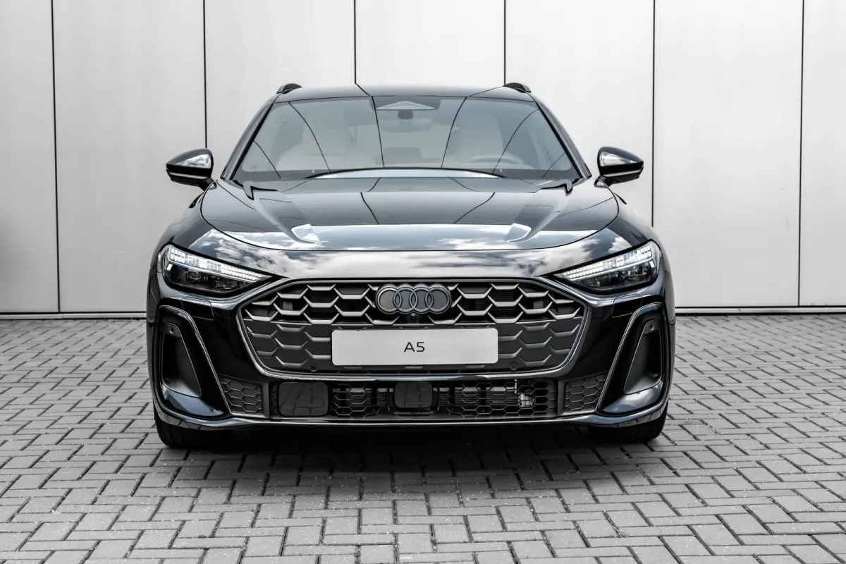 S edition | Adaptive cruise control | Aluminium optiek in het interieur | Audi smartphone interface