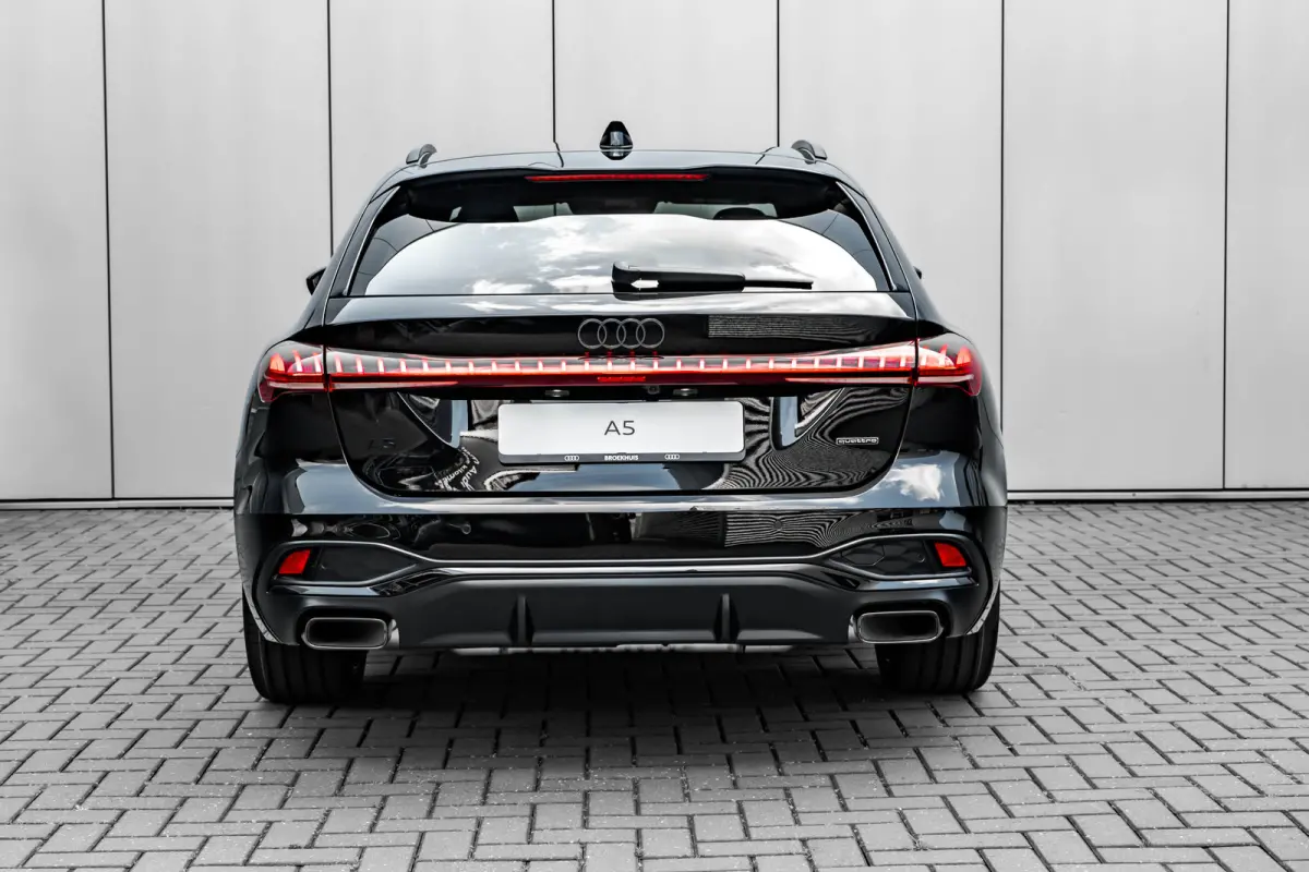 S edition | Adaptive cruise control | Aluminium optiek in het interieur | Audi smartphone interface