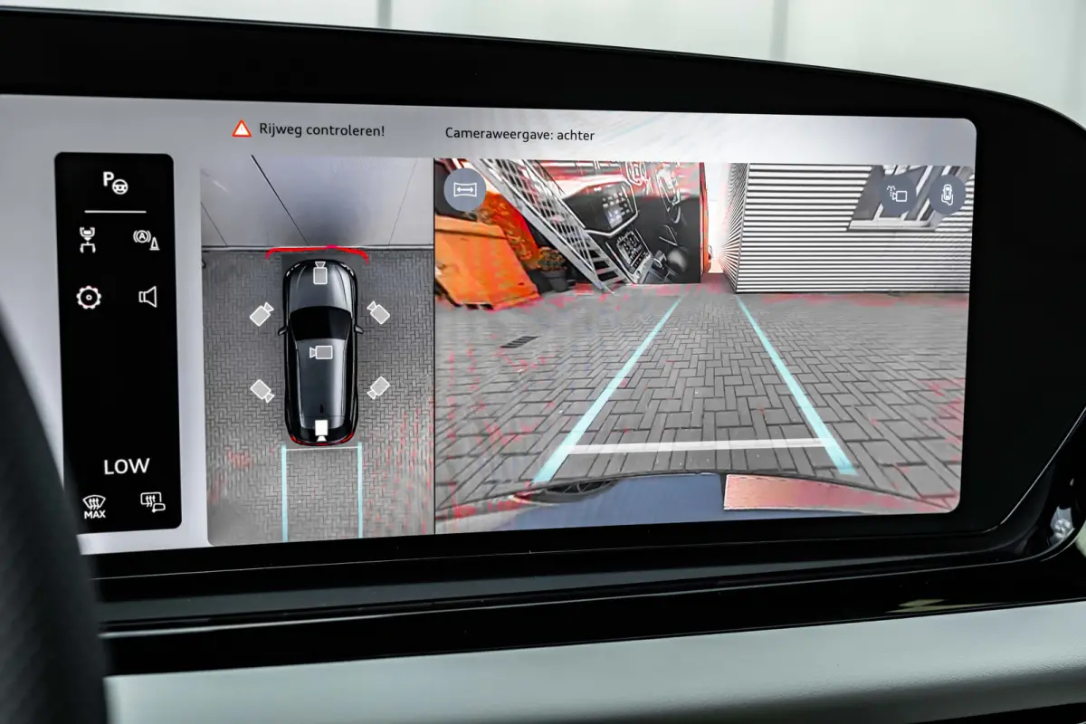 S edition | Adaptive cruise control | Aluminium optiek in het interieur | Audi smartphone interface