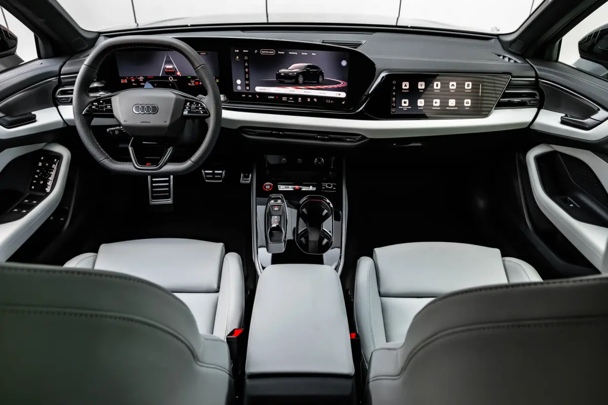 S edition | Adaptive cruise control | Aluminium optiek in het interieur | Audi smartphone interface