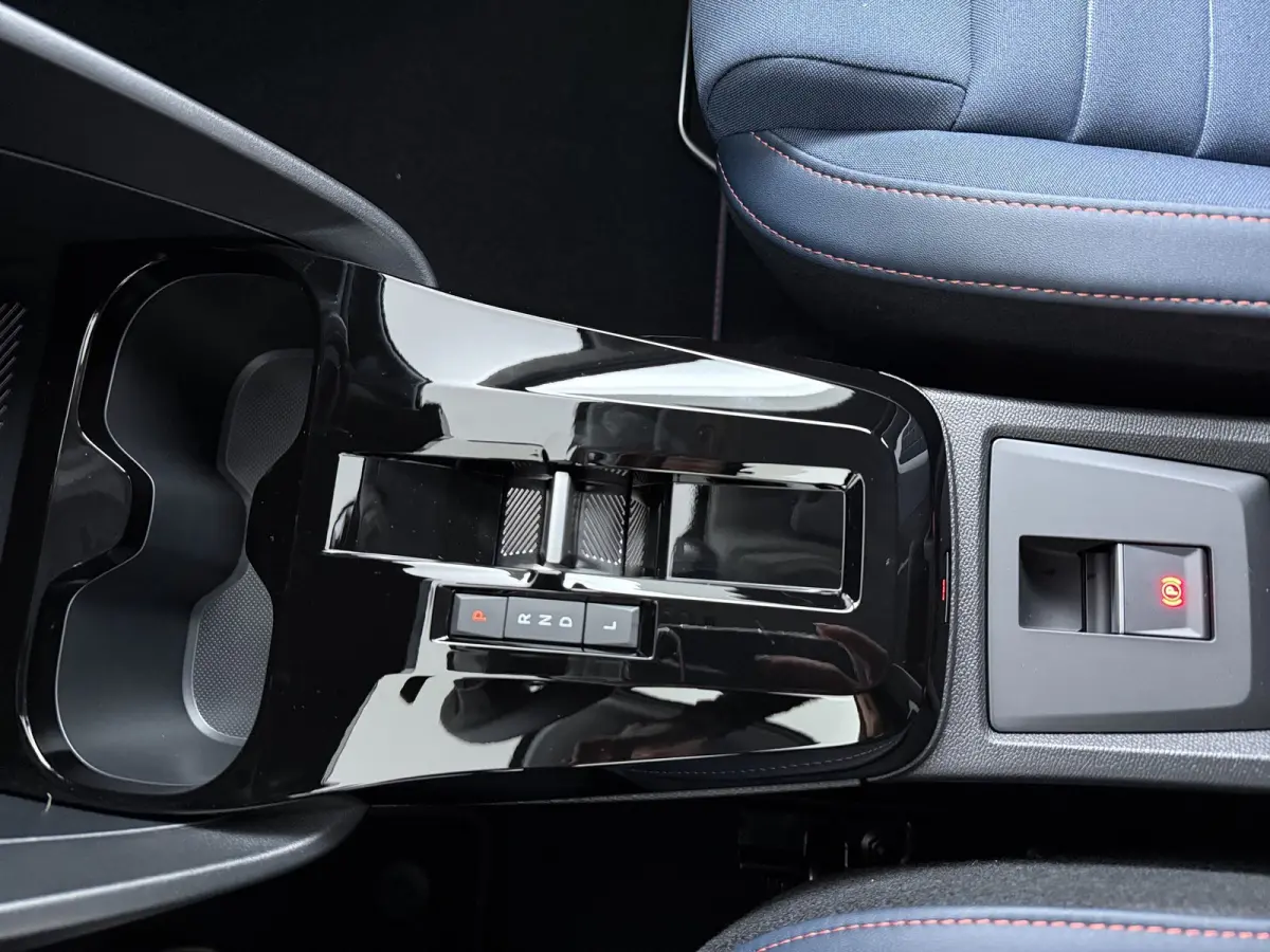 Turbo 100 COLLECTION | Cruise | Airco | PDC | Apple carplay/ android auto | Comfortstoelen |
