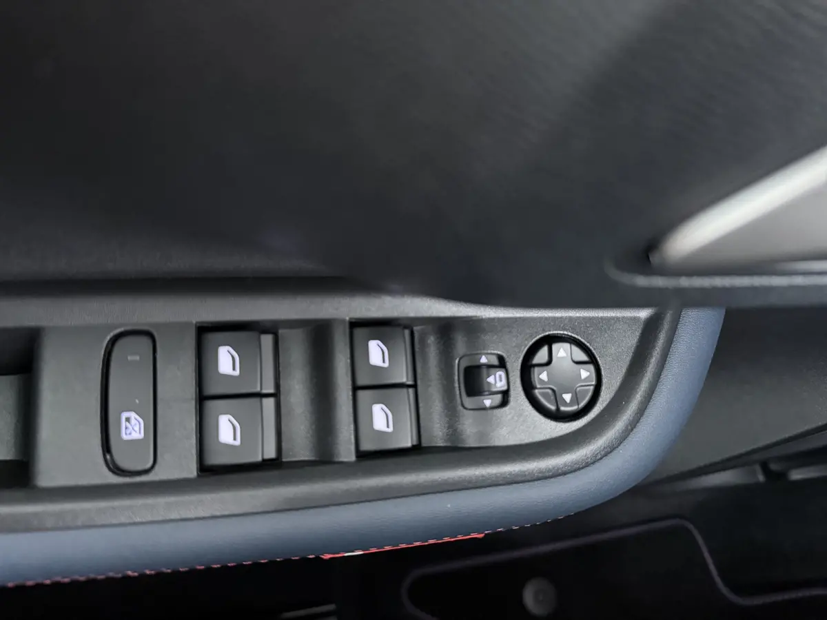 Turbo 100 COLLECTION | Cruise | Airco | PDC | Apple carplay/ android auto | Comfortstoelen |