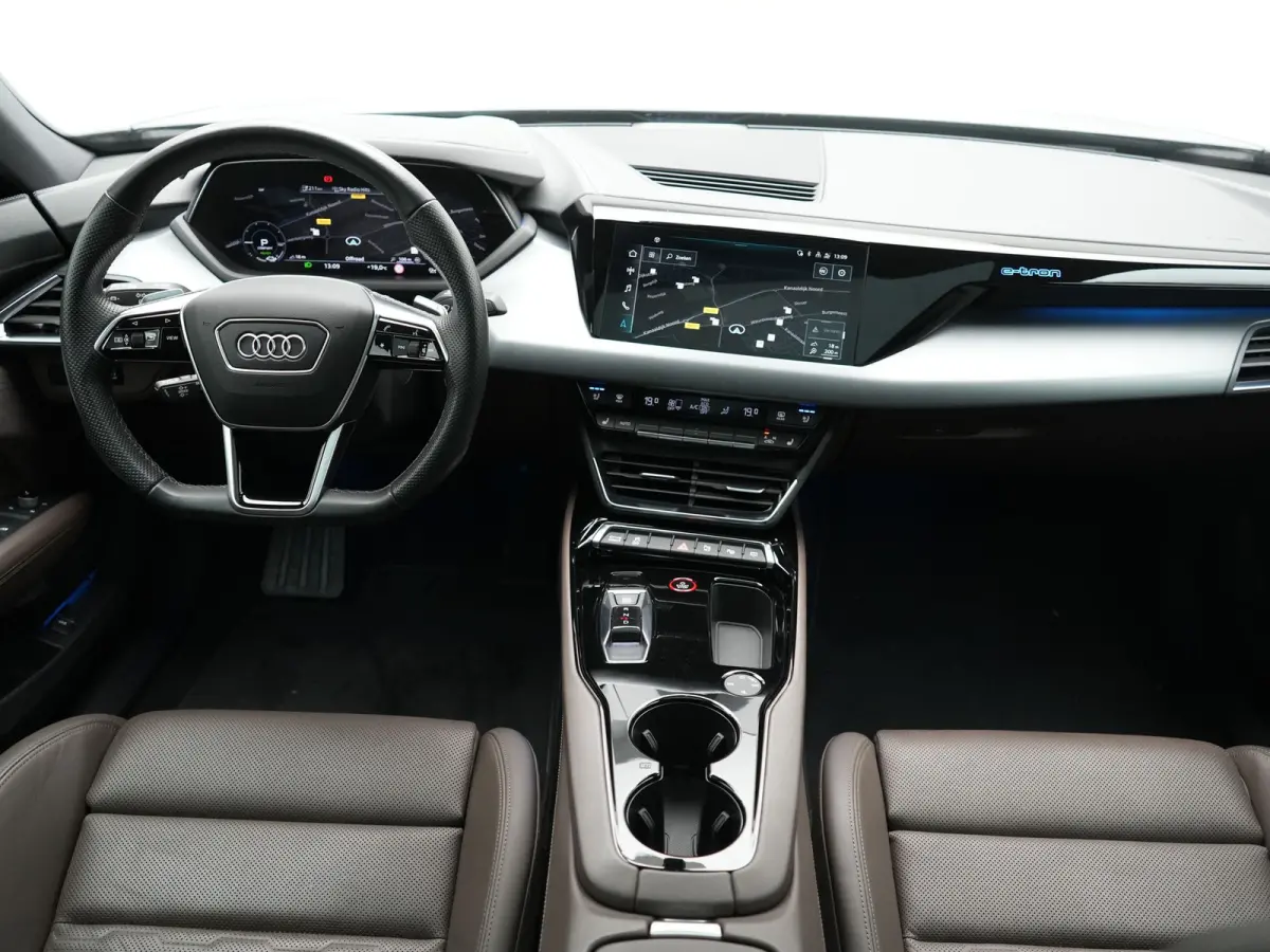 93 kWh 476pk Dealer O.H | Panodak | Head Up | Adaptive Cruise | Bang & Olufsen | 360 Camera | Lederen Sportstoelen Verwarmd & Ventilatie | Keyless | Blis | Navigatie | Virtual | DAB | 21"L.M