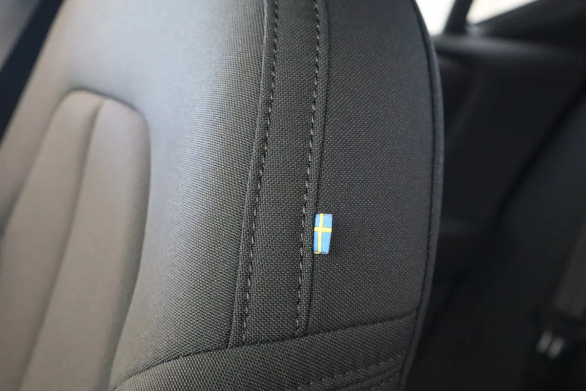 Single Motor Plus Europe 70 kWh | Achterbank verwarmd | All seasonbanden | Apple Carplay/Android Auto|telefoonintegratie premium