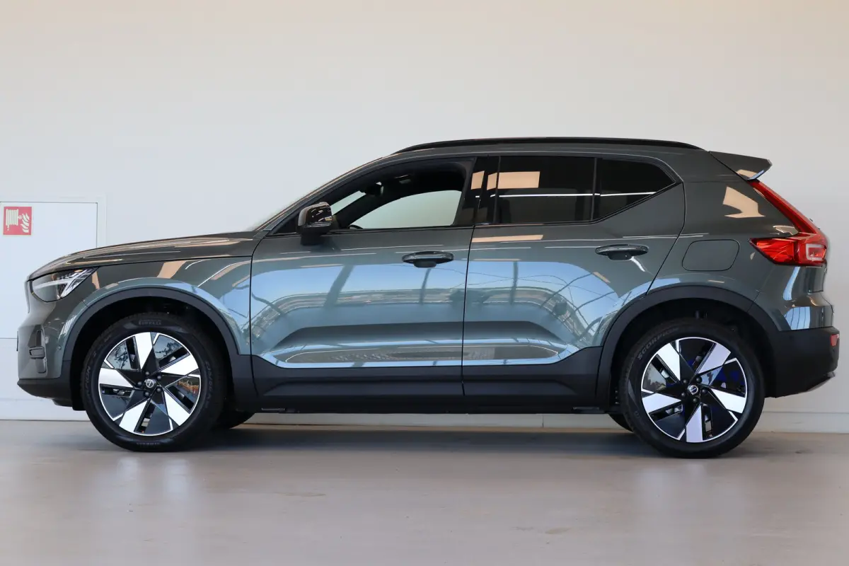 Single Motor Plus Europe 70 kWh | Achterbank verwarmd | All seasonbanden | Apple Carplay/Android Auto|telefoonintegratie premium
