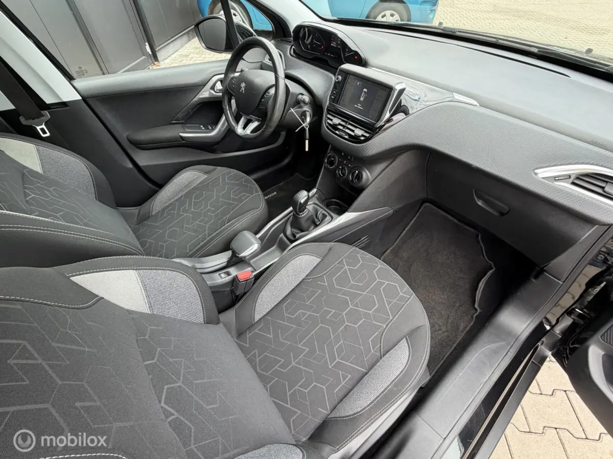 1.2 110PK Blue Lion | CARPLAY | TREKHAAK |