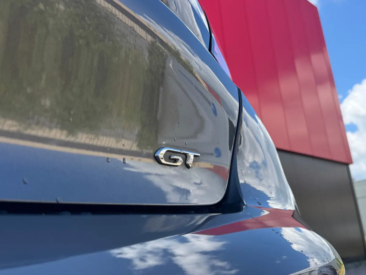 1.2 PureTech GT | 360° Camera | Parkeersensoren Voor- en Achter | Navigatie | Cruise Control | Climate Control | Achteruitrijcamera | Anti Blokkeer Systeem | Bandenspanningscontrolesysteem