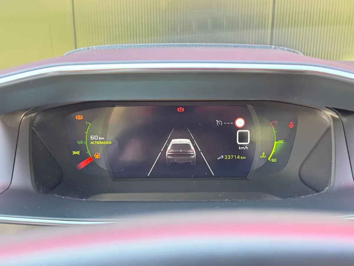1.2 PureTech GT | 360° Camera | Parkeersensoren Voor- en Achter | Navigatie | Cruise Control | Climate Control | Achteruitrijcamera | Anti Blokkeer Systeem | Bandenspanningscontrolesysteem