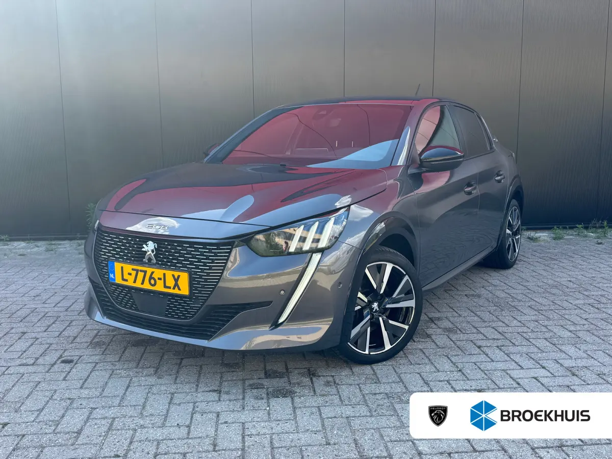 1.2 PureTech GT | 360° Camera | Parkeersensoren Voor- en Achter | Navigatie | Cruise Control | Climate Control | Achteruitrijcamera | Anti Blokkeer Systeem | Bandenspanningscontrolesysteem