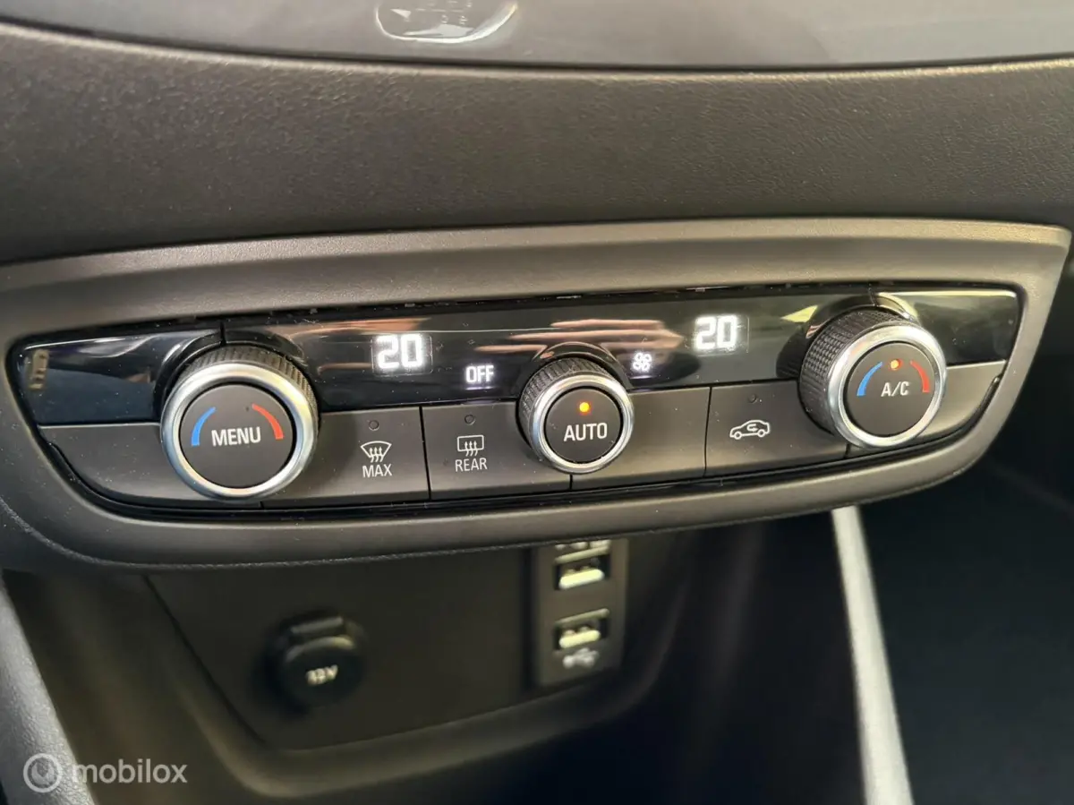 1.2 Turbo Bus. Elegance FM nav en carplay / LM / Clima / 29.386KM!!