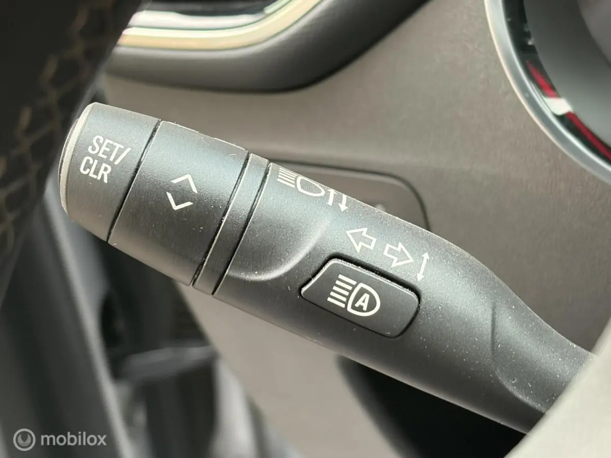 1.2 Turbo Bus. Elegance FM nav en carplay / LM / Clima / 29.386KM!!