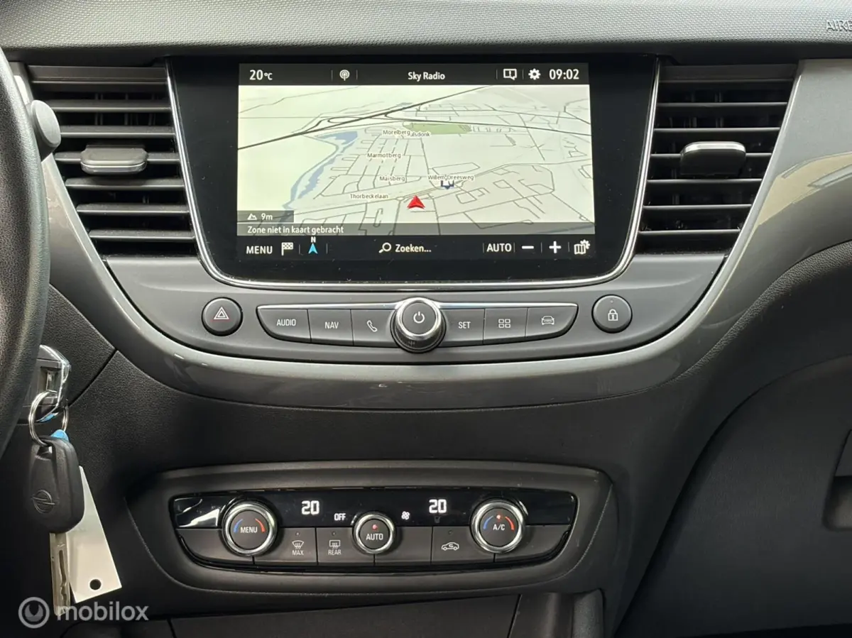 1.2 Turbo Bus. Elegance FM nav en carplay / LM / Clima / 29.386KM!!