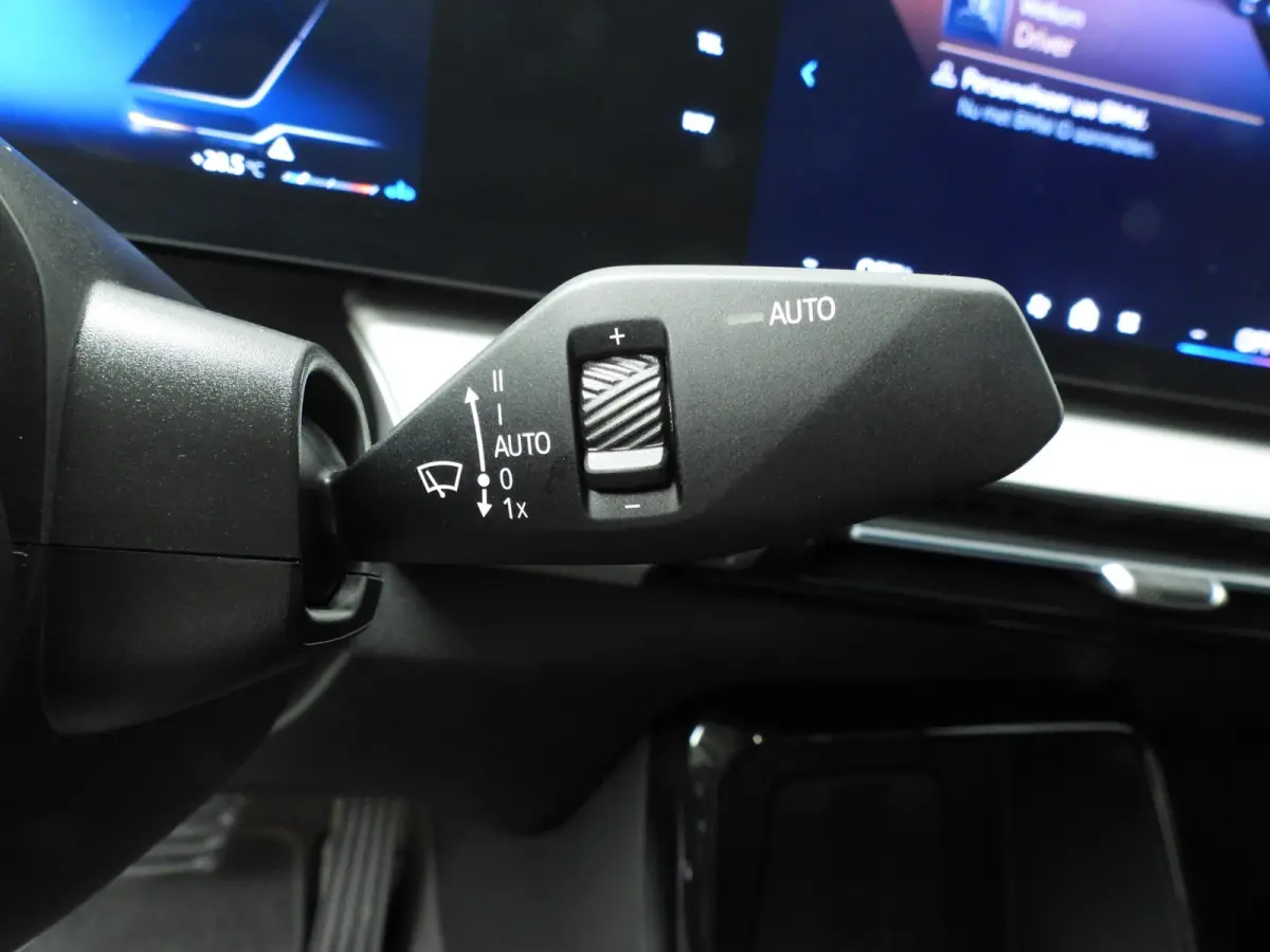 sDrive20i | LED | Navigatie | Stoelverwarming | Keyles go | DAB | Alu 20 inch