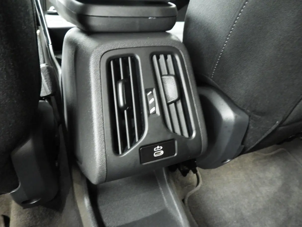 sDrive20i | LED | Navigatie | Stoelverwarming | Keyles go | DAB | Alu 20 inch