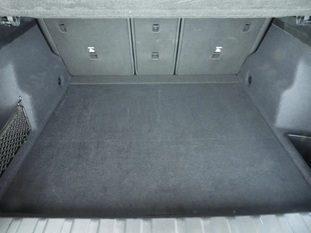 sDrive20i | LED | Navigatie | Stoelverwarming | Keyles go | DAB | Alu 20 inch