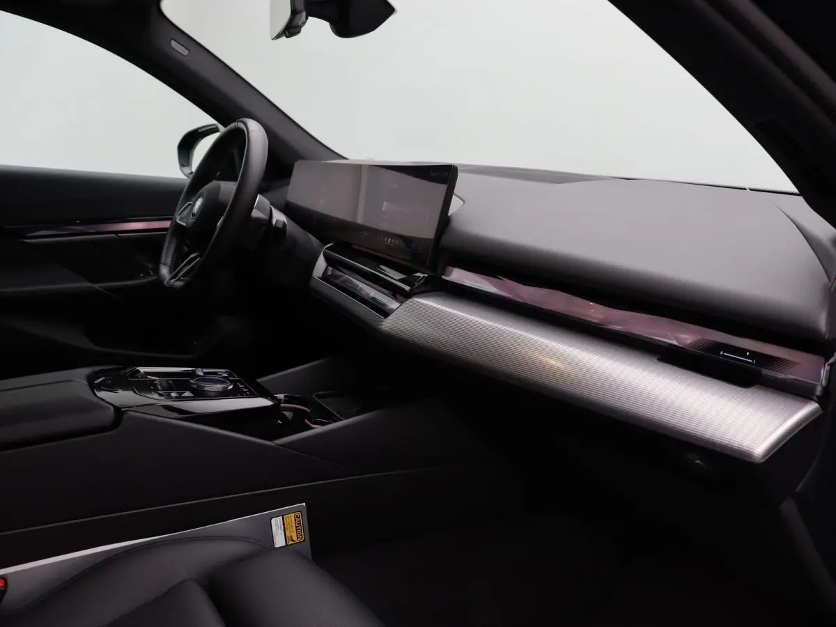 eDrive 40 M Sportpakket Pro | Comfort Access | 	Parking Assistant Plus | Driving Assistant Plus | Harman Kardon | 20''