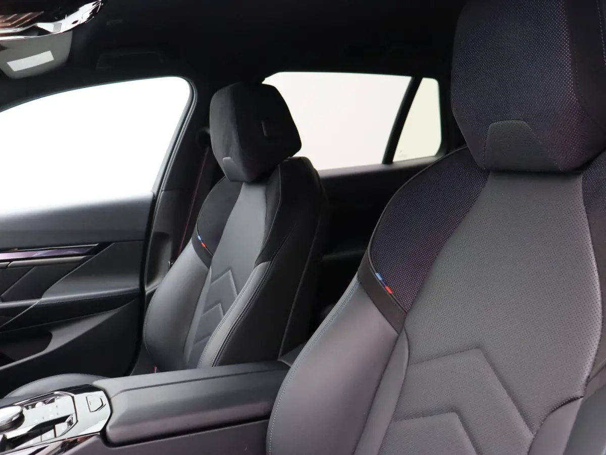 eDrive 40 M Sportpakket Pro | Comfort Access | 	Parking Assistant Plus | Driving Assistant Plus | Harman Kardon | 20''