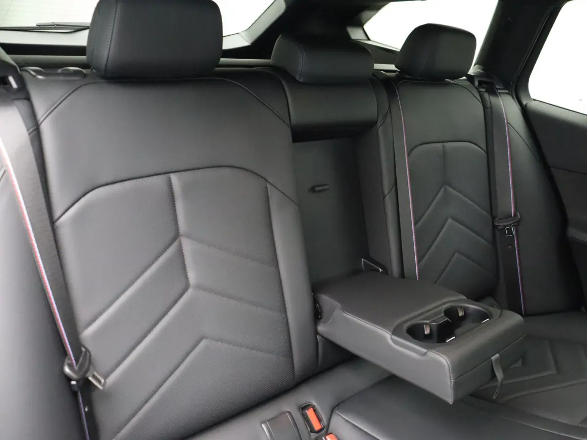 eDrive 40 M Sportpakket Pro | Comfort Access | 	Parking Assistant Plus | Driving Assistant Plus | Harman Kardon | 20''