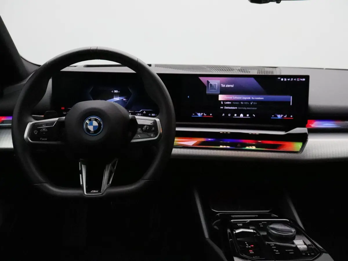 eDrive 40 M Sportpakket Pro | Comfort Access | 	Parking Assistant Plus | Driving Assistant Plus | Harman Kardon | 20''