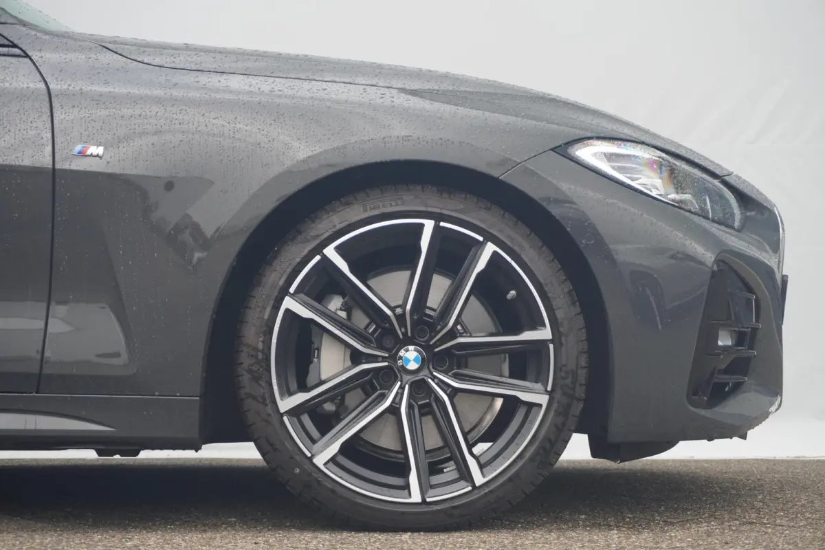 430i High Executive | M Sportpakket | 19" | Hi-Fi | Stoelverwarming |