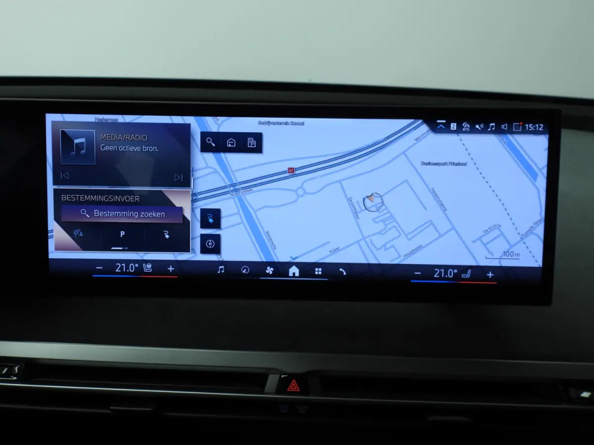 xDrive45 | M-Sportpakket | LED | HUD | Active cruise | Trekhaak | Keyles go | DAB | Harman-kardon sound | Alu 23 inch