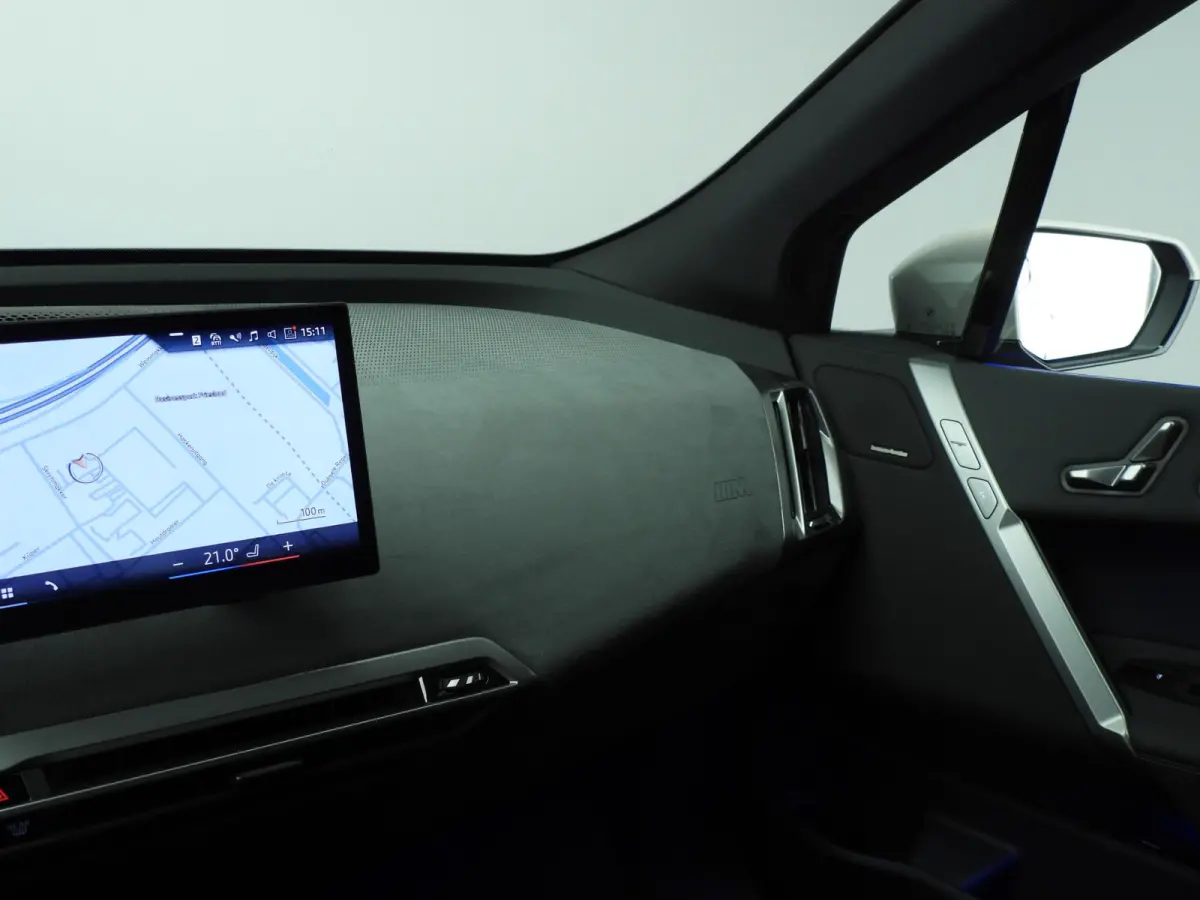 xDrive45 | M-Sportpakket | LED | HUD | Active cruise | Trekhaak | Keyles go | DAB | Harman-kardon sound | Alu 23 inch