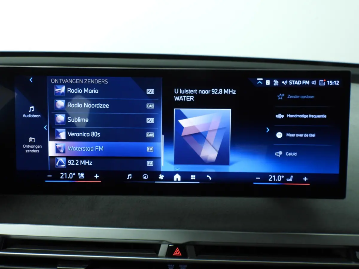 xDrive45 | M-Sportpakket | LED | HUD | Active cruise | Trekhaak | Keyles go | DAB | Harman-kardon sound | Alu 23 inch