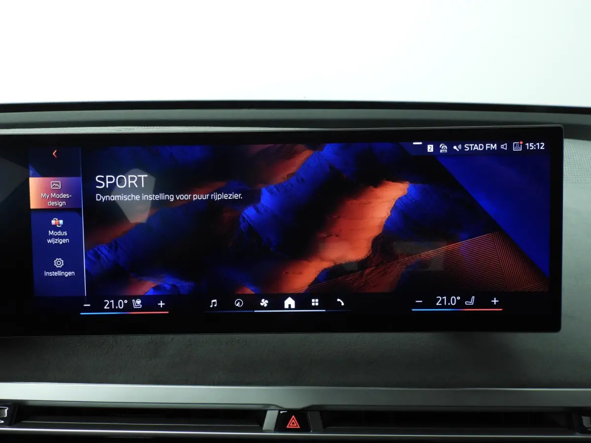 xDrive45 | M-Sportpakket | LED | HUD | Active cruise | Trekhaak | Keyles go | DAB | Harman-kardon sound | Alu 23 inch