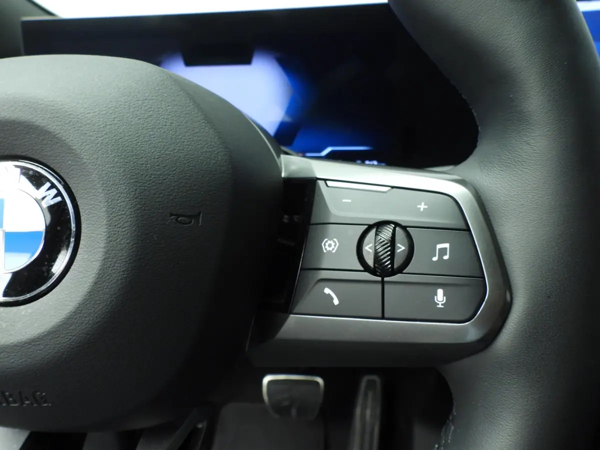 xDrive45 | M-Sportpakket | LED | HUD | Active cruise | Trekhaak | Keyles go | DAB | Harman-kardon sound | Alu 23 inch