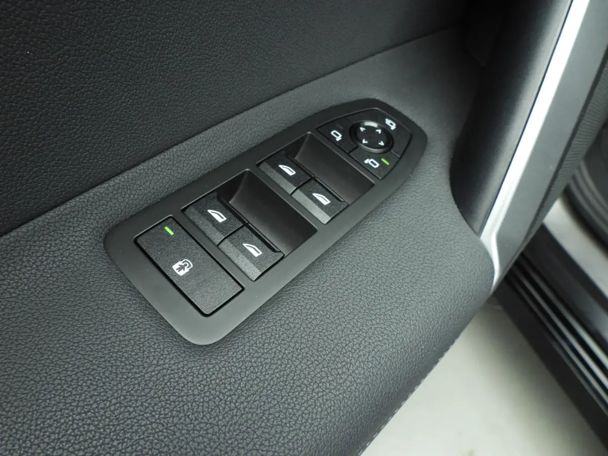 xDrive45 | M-Sportpakket | LED | HUD | Active cruise | Trekhaak | Keyles go | DAB | Harman-kardon sound | Alu 23 inch